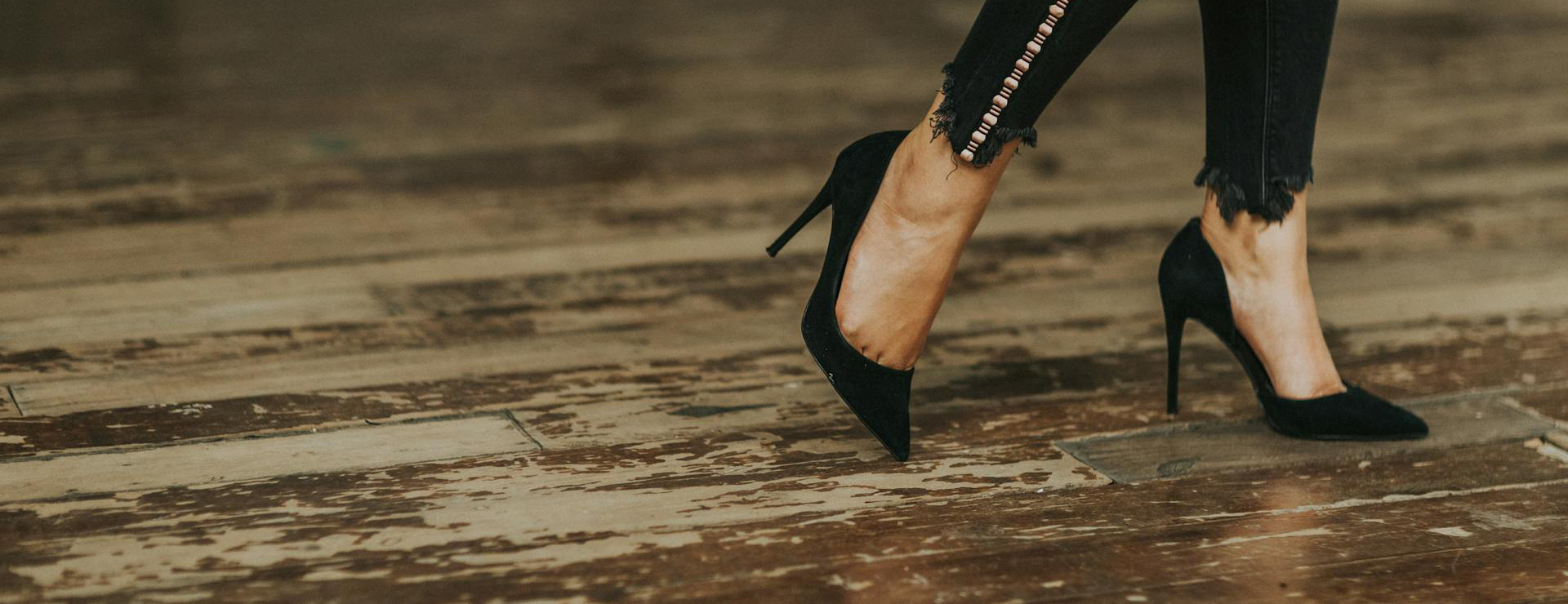 Front Page -Footwear Sale Shop pexels jibarofoto 2044228